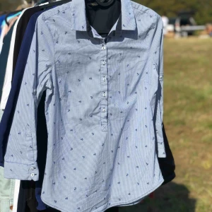  - Zara skjorta ⚓️ Använd 2 gånger Storlek S  50 kr