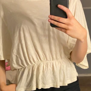 T-shirt - Jättefin tröja! Aldrig använd. frakt tillkommer!❤️