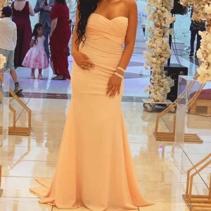 Klänning - Endast använd vid ett tilfälle