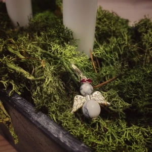 Änglar - Säljer lite olika änglar, har ett begränsat lager men måste sälja av det jag har för att kunna ha råd att köpa in nytt:) Nås helst på insta (anglar_by_edit) Jag skickar dom i ett kuvert med bubbelplast i för att skydda varan. Priset ligger mellan 35-50 kr beroende på vad du köper😊 Inte säker på vad frakten ligger på men mellan 11kr och 20 kr om jag får gissa😊