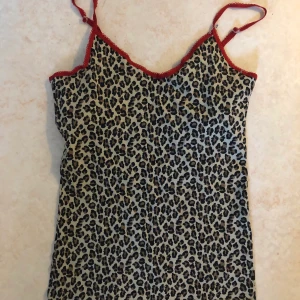 Linne med leopard mönster 🐆 - Superfint linne, ingenting att anmärka på 🌸