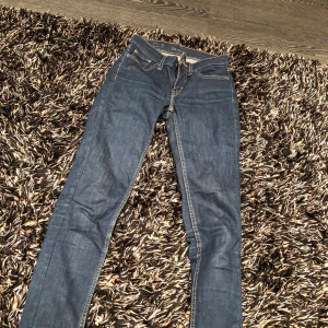 Levis jeans - Levis jeans storlek 24, super skinny, säljer pga för små. Väldigt fint skick och stretchigt material 