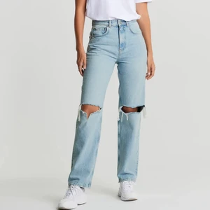 90s jeans - Säljer då jag köpte forstora jeans, kan också tänka mig att byta till mindre storlekar. Köparen står för frakt. Bud börjar vid 200kr