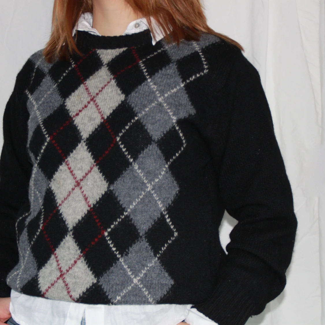 #12 RUTIG STICKAD TRÖJA