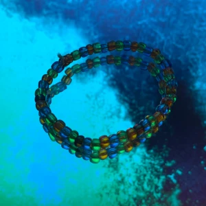 Armband  - Perfekt litet pärlarmband i snygga färger! Pris kan diskuteras