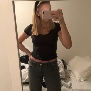 T-shirt mörkgrå - T-shirt som passar en xs-s