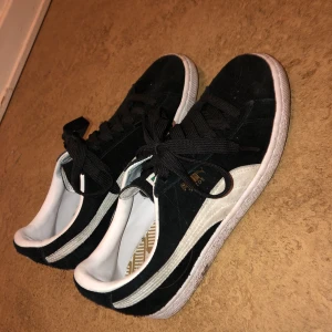 Puma sneakers - Svarta sneakers från puma. Användna men inte allför slitna. 