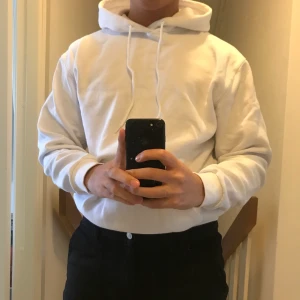 Ännu en till luvtröja - Vit!!! 