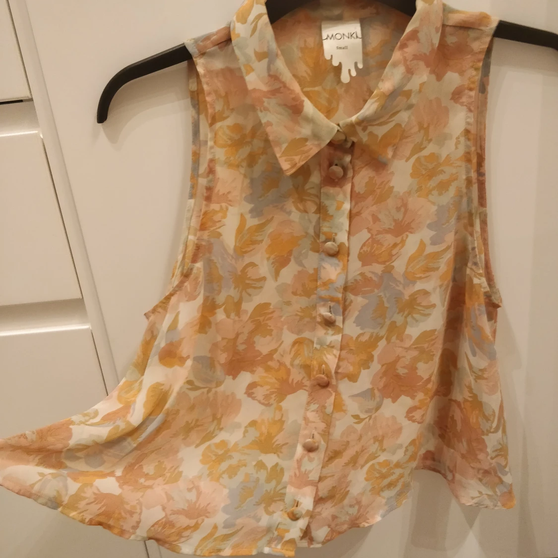 Blommig sheer topp  - 90