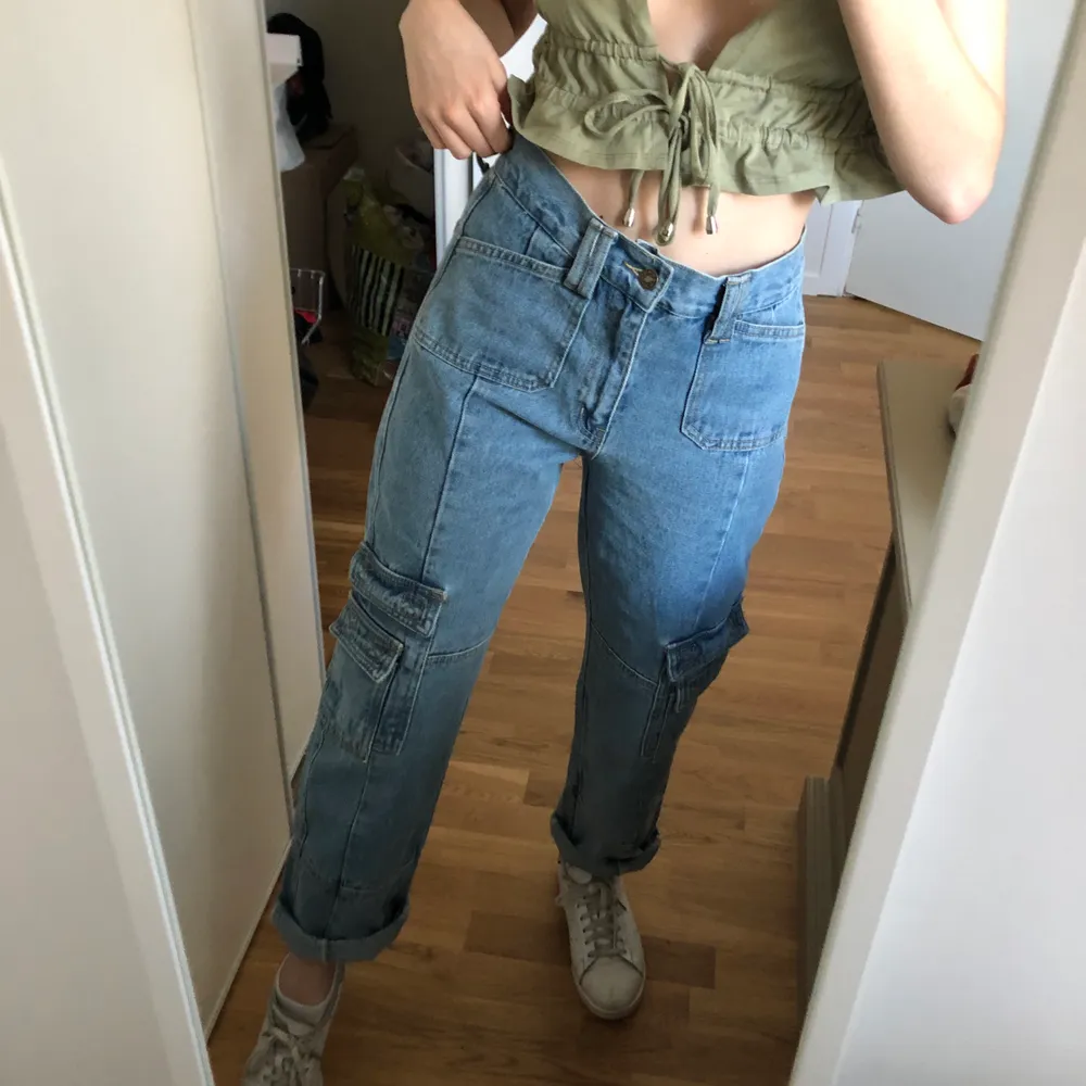 NEW Denim jeans - never worn  US 6/EU38/29’ waist  Selling them because they are too big (I am an EU size 36 but really liked them so I decided to take a chance and ordered them online)  Price is 60eur (630 Kronas). Contact me if you’re interested. . Jeans & Byxor.
