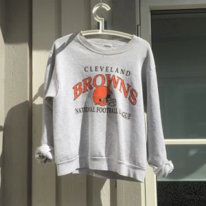  - Collagetröja köpt i en vintagebutik!

Kan mötas i Stockholm annars funkar frakt och har swish! 