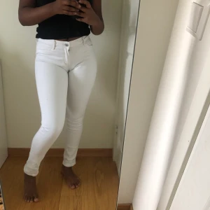 Vita jeans  - Jätte fina o stretchiga jeans nypris 199kr