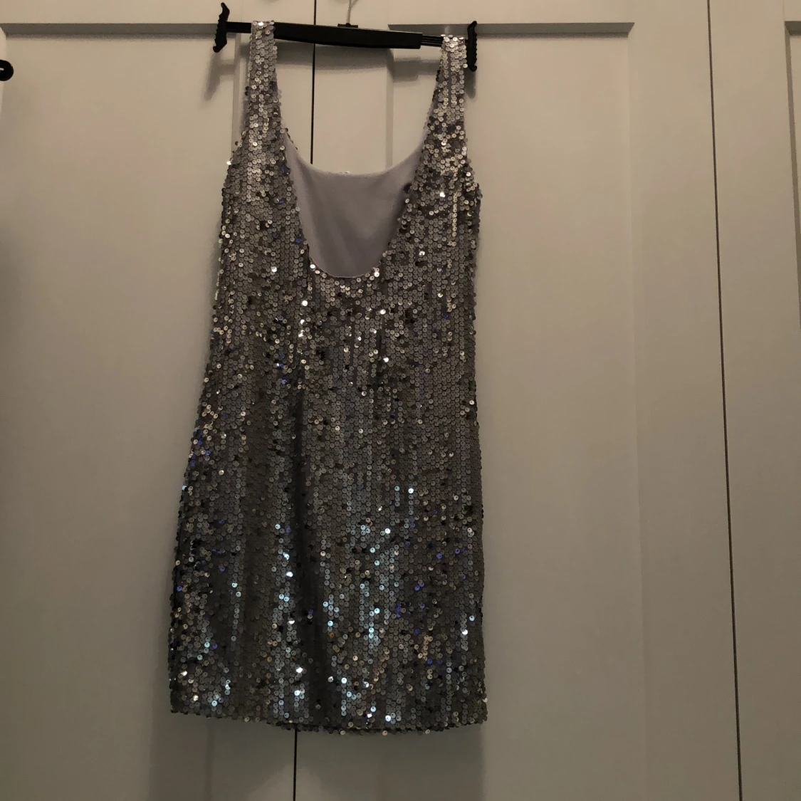 Grå klänning  - 90