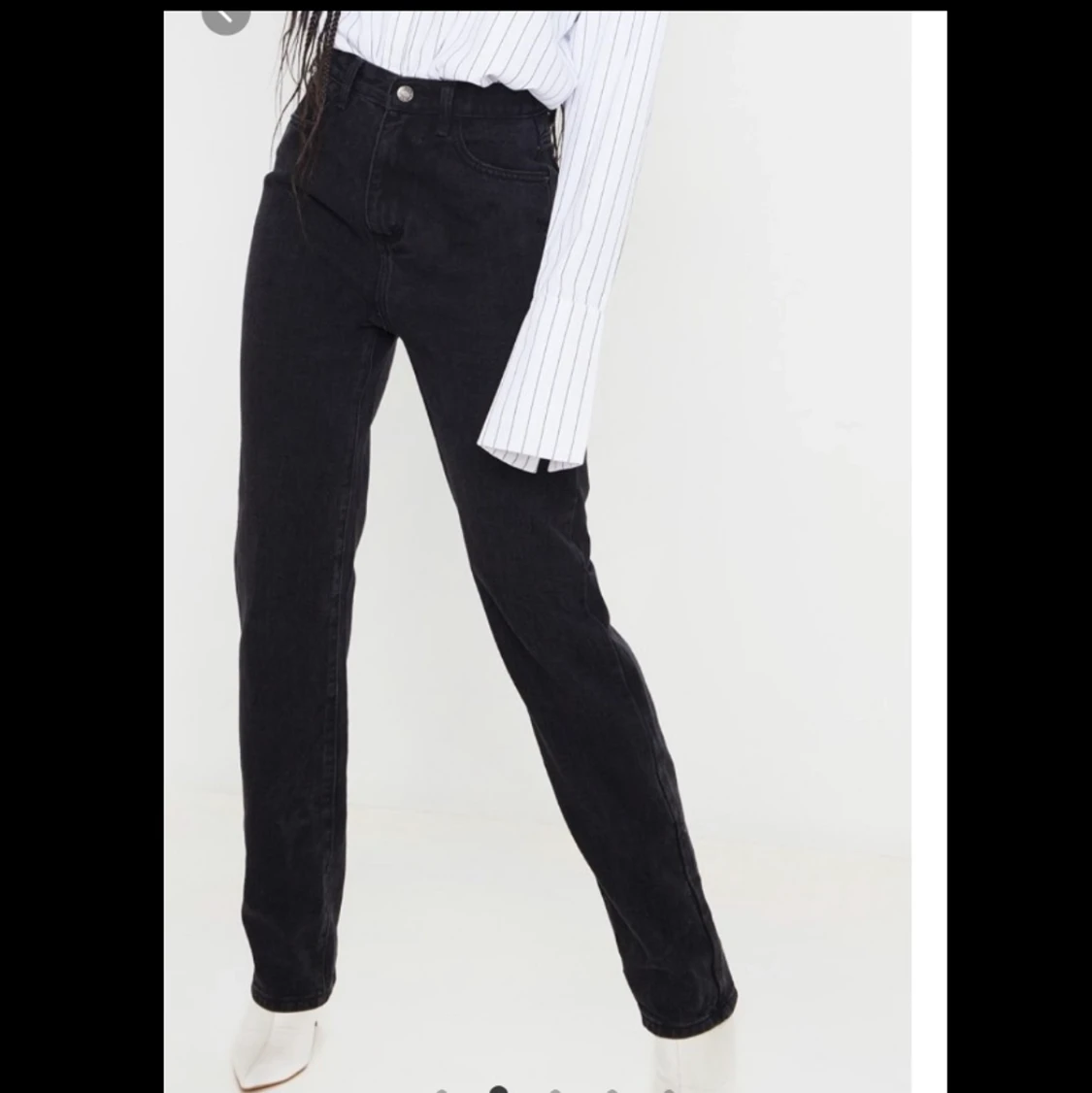 Svarta straight jeans