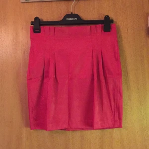  - Rosa kjol ifrån Ginatricot! 