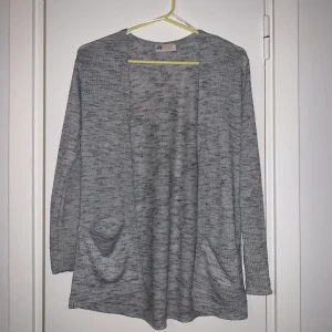 Kofta - Grå kofta från hm