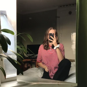 Randig polo  - Randig polo. Köparen står för frakten <3