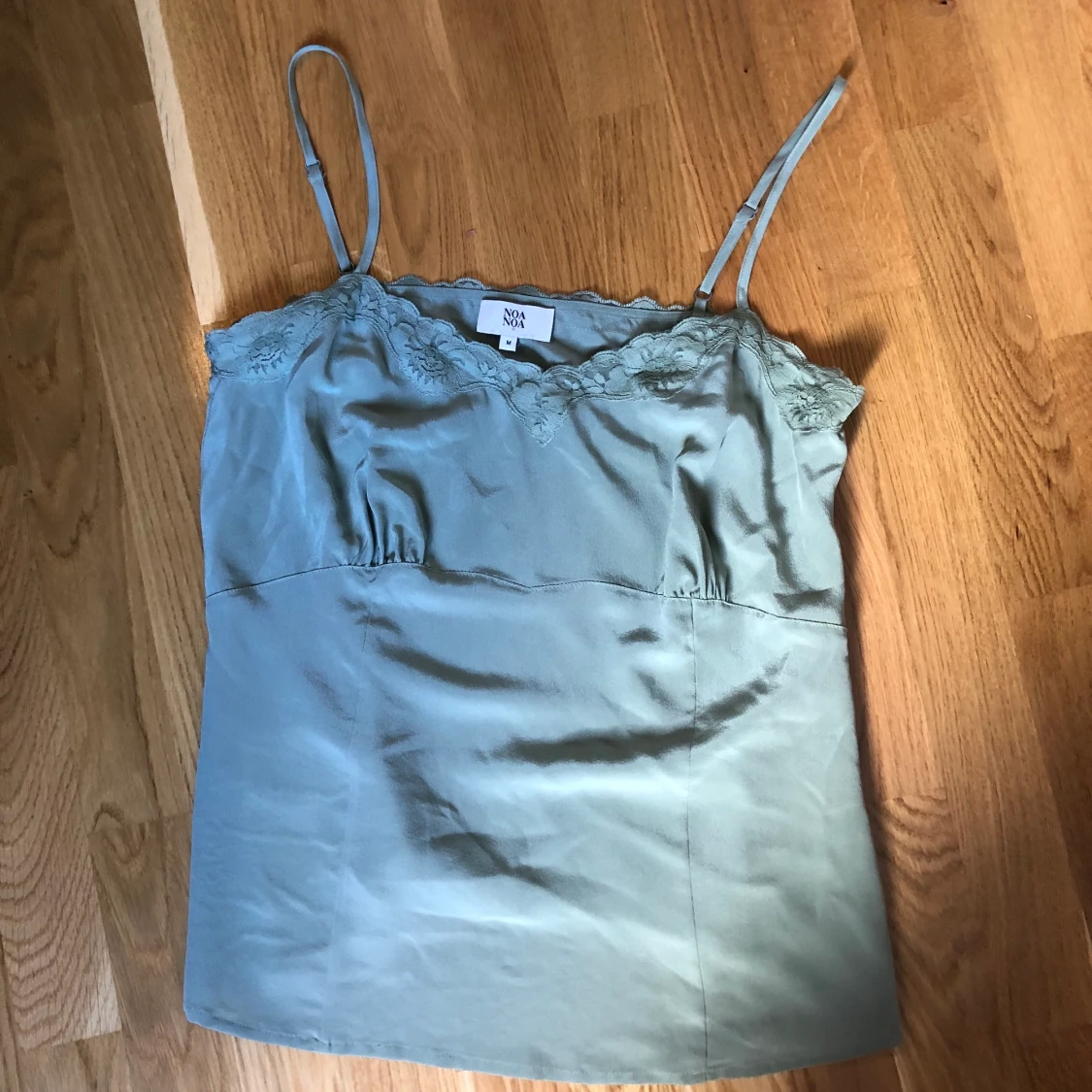 Ljusgrönt Linne i siden Noa Noa - 90