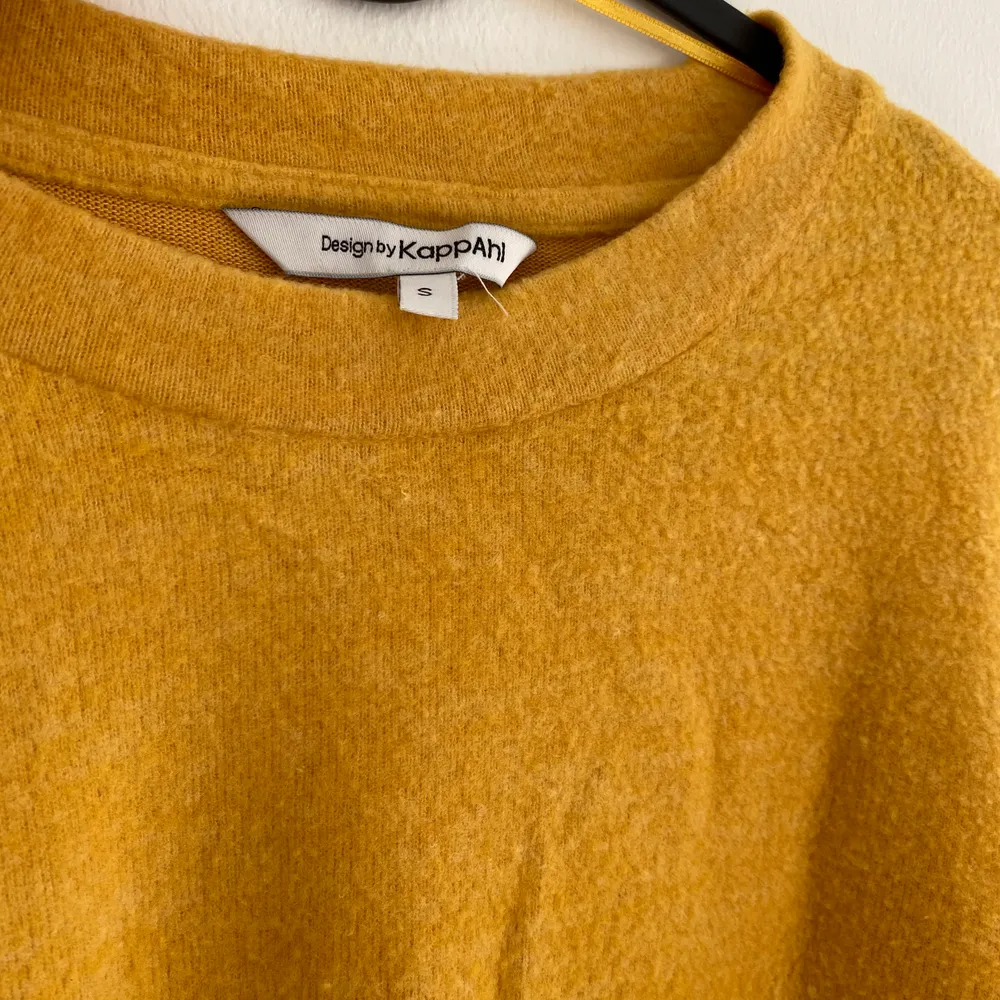 Mysig tröja från Kappahl storlek SMALL. Kan mötas upp i Halmstad eller skickas mot att köparen står för  fraktkostnad.. Tröjor & Koftor.