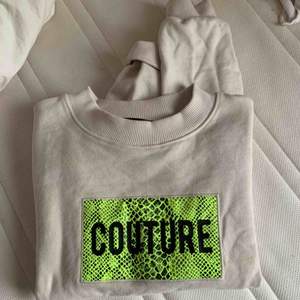 Sweatshirt från Tally Weijl  Köpt utomlands för 500 kr Köparen står för frakten