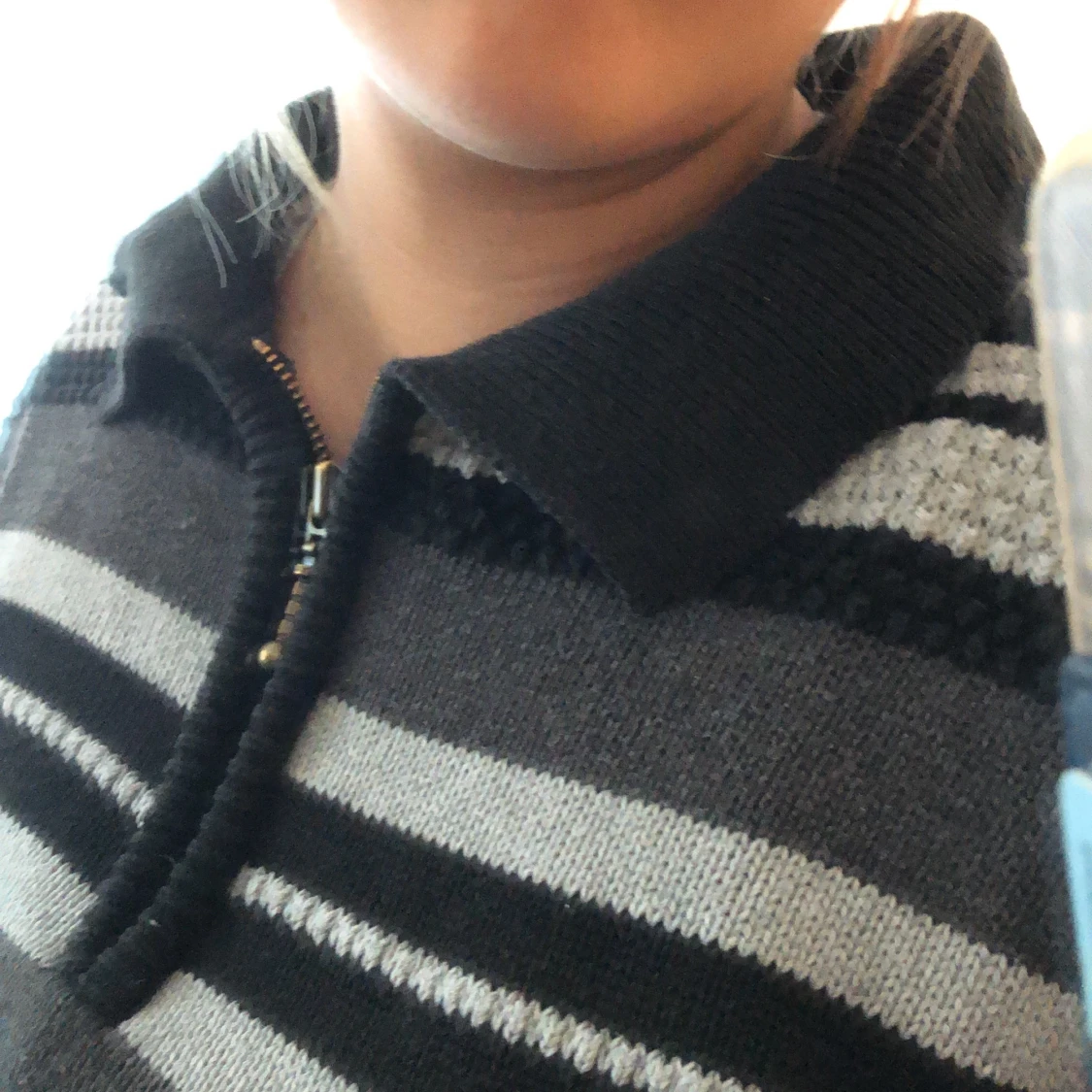 typ stickad tröja med dragkedja och krage - 91