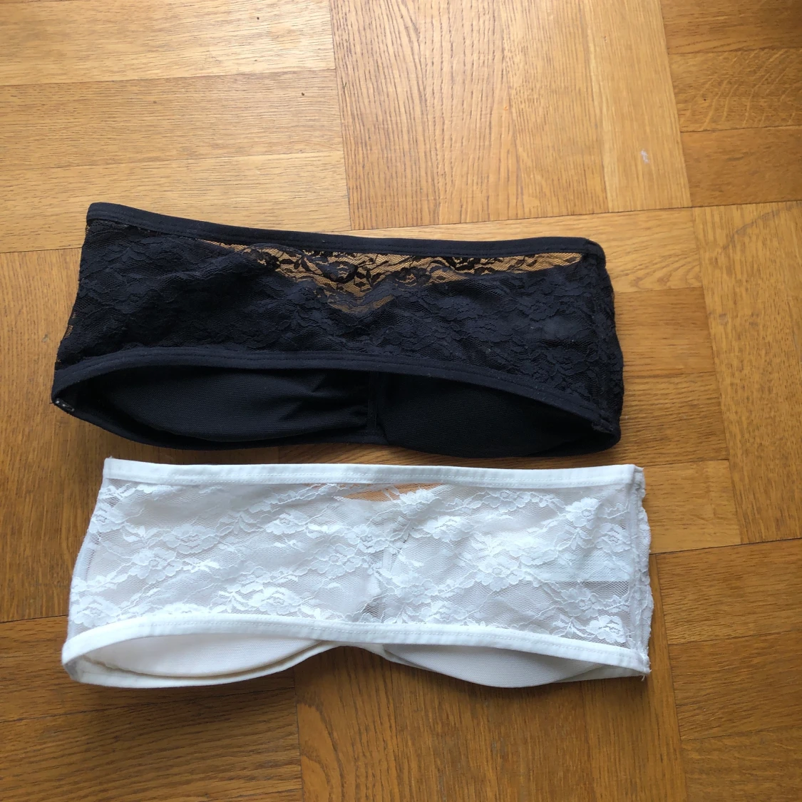 Svart/Vit bandeau bh-ar  - 90