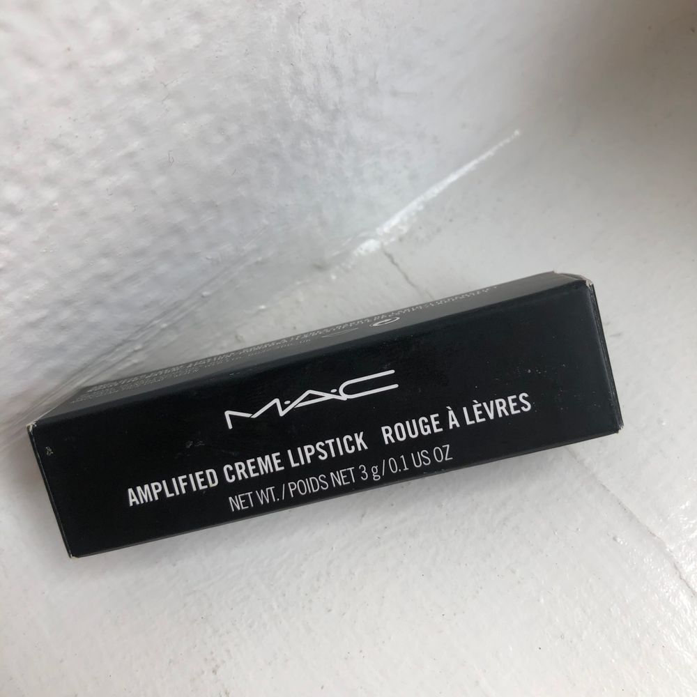MAC amplified lipstick- Vegas volt✨ 100% ny. Övrigt.