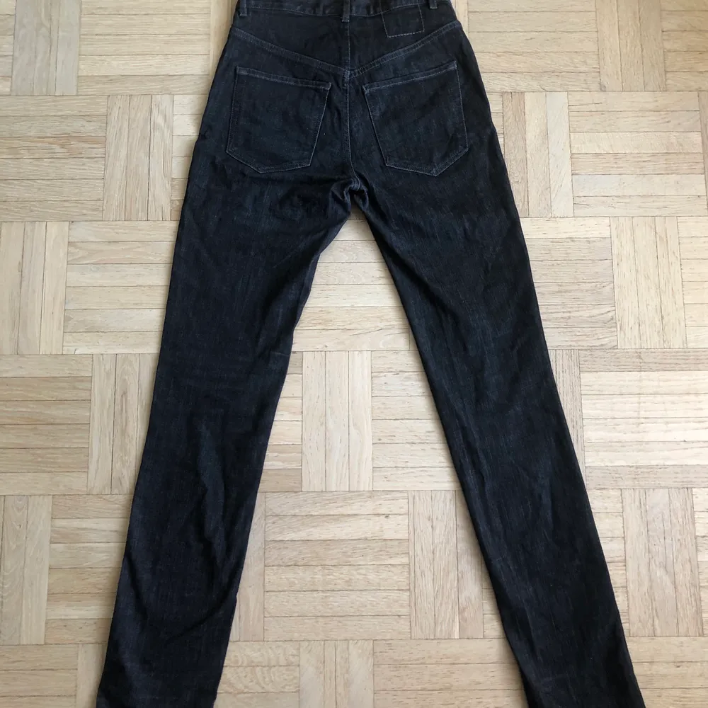 Jeans från Tiger of Sweden i storlek 38. Modell Bessy. Använda ett fåtal ggr. Som nya. . Jeans & Byxor.