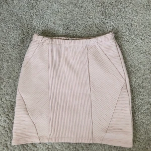 Rosa kjol  - Fin rosa kjol. Nyskick.