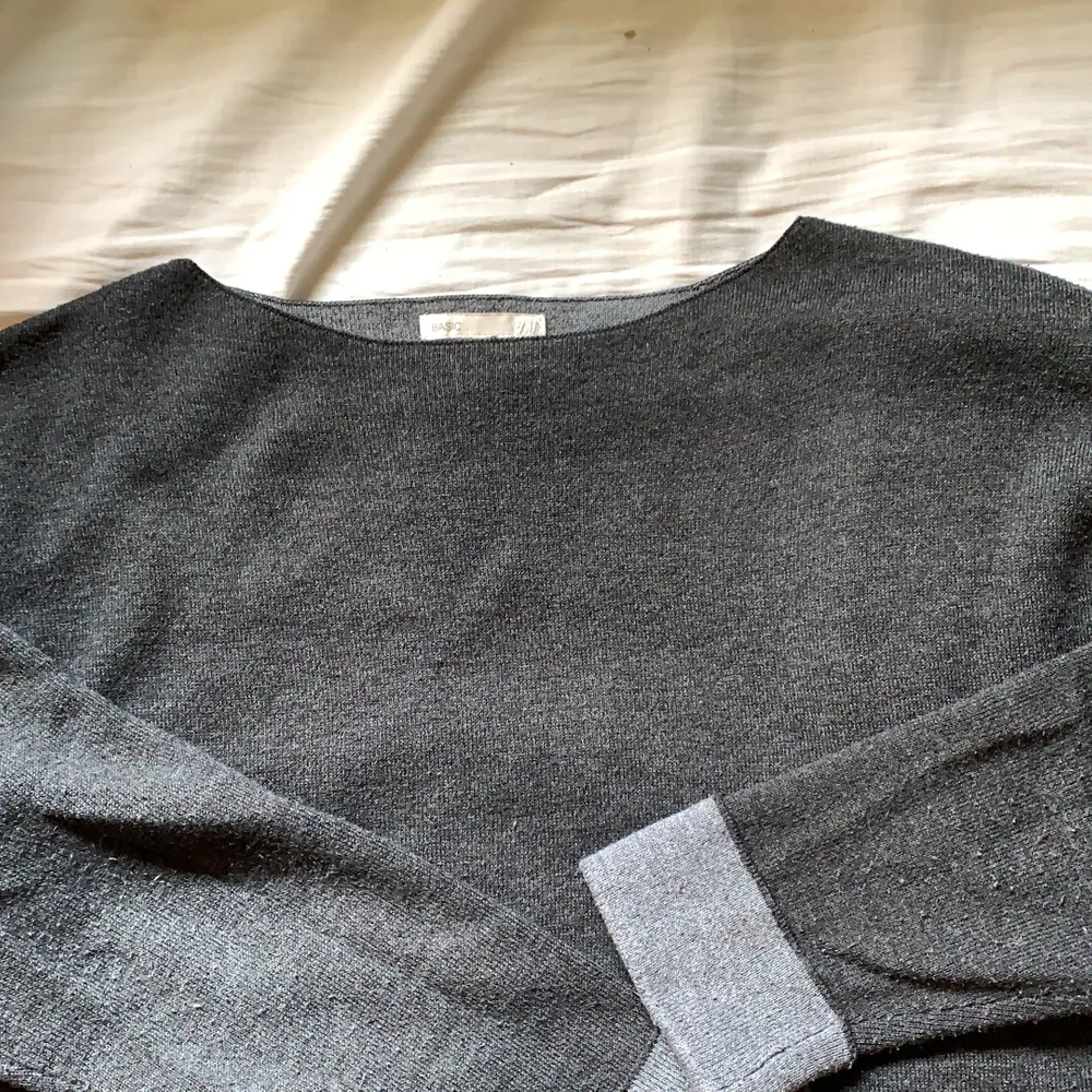 Mysig tröja från h&m som inte kommer till användning längre, köpare står för frakt. Stickat.