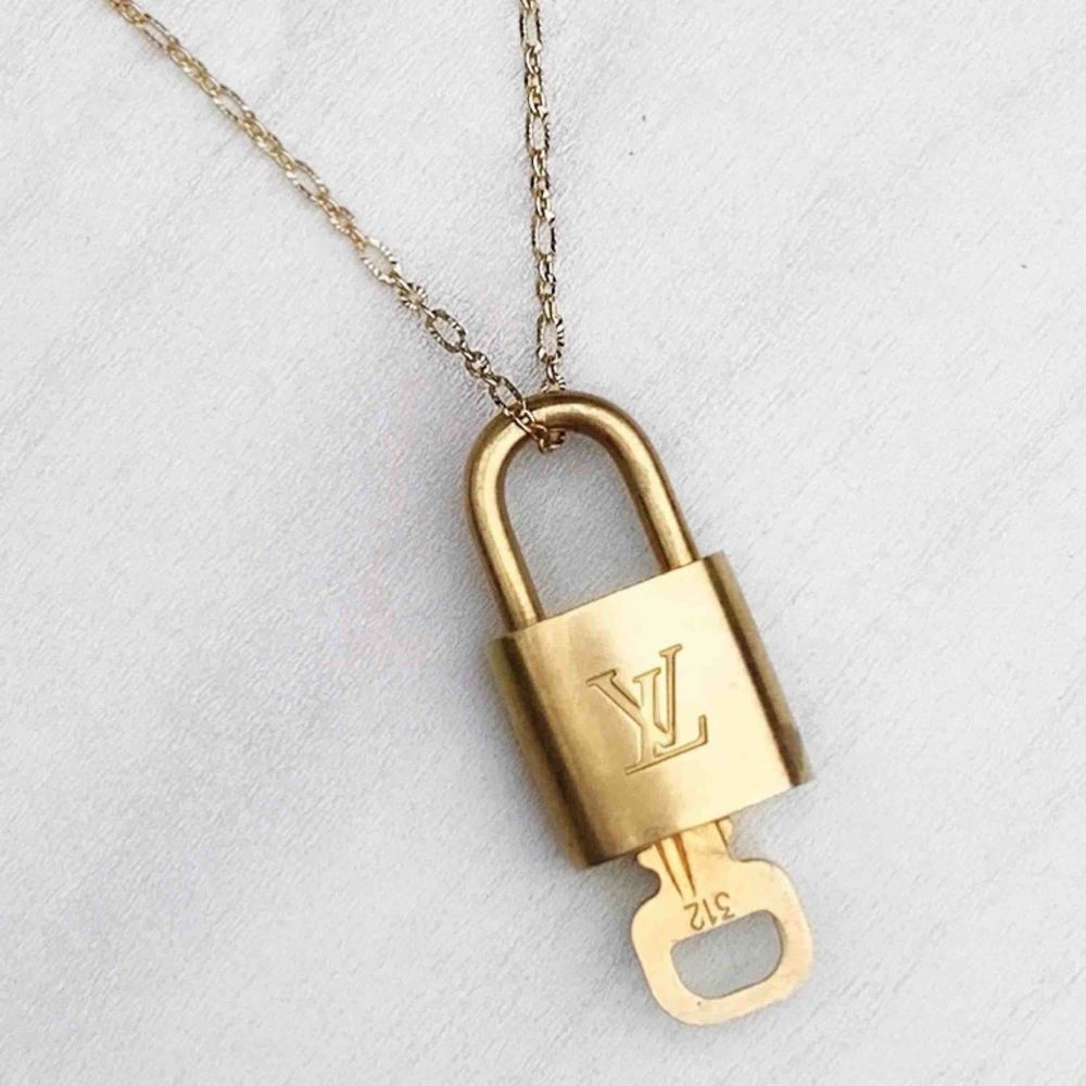 LV halsband - Louis Vuitton | Plick Second Hand