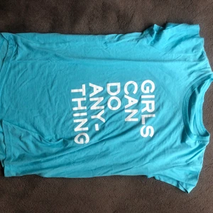 Zadig & voltaire t shirt - Endast använd några gånger.