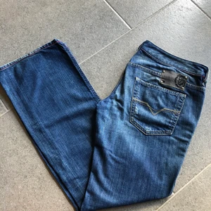 Diesel jeans - Diesel jeans ryoth, raka i modellen 💓 knappt använda pga inte tycker om dem, storlek W31 L32 💕 nypris 2000 men säljs ej längre, mitt pris 300kr 🥰
