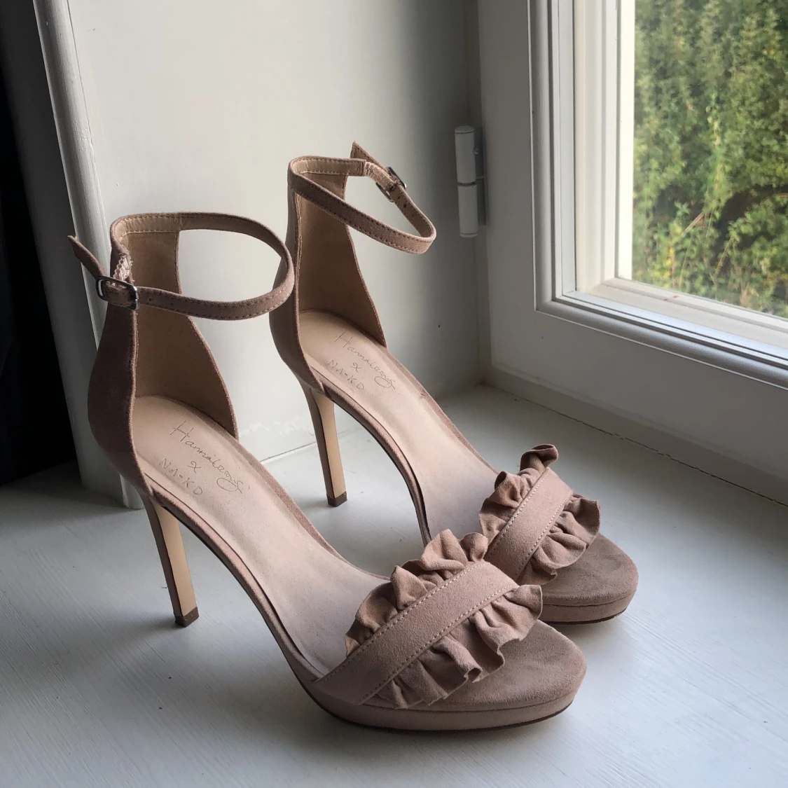 Hanna Lichious x NA-KD klackskor