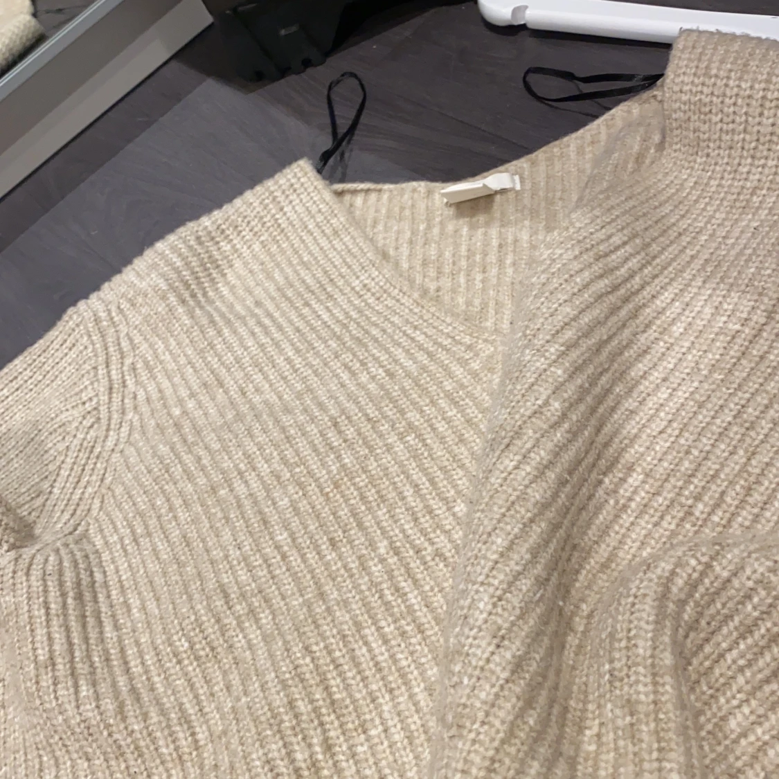 Beige stickad tröja  - 90