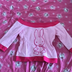 Jättegullig croppad tröja - Jättegullig tröja helt som ny passar en s, sitter off shoulder och ärmarna slutar vid armvecket