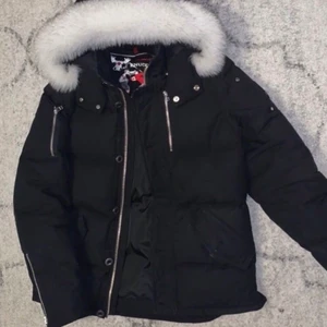 Moose knuckles QR3 - Storlek 2XL men passar XL bäst, små i storlekarna  Tags: Louis Vuitton, Gucci, lv, Fendi, burberry, canada goose, philipp plein