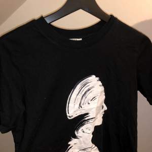 T-shirt från Pices i Xs. Sparsamt använd, fint skick🤍