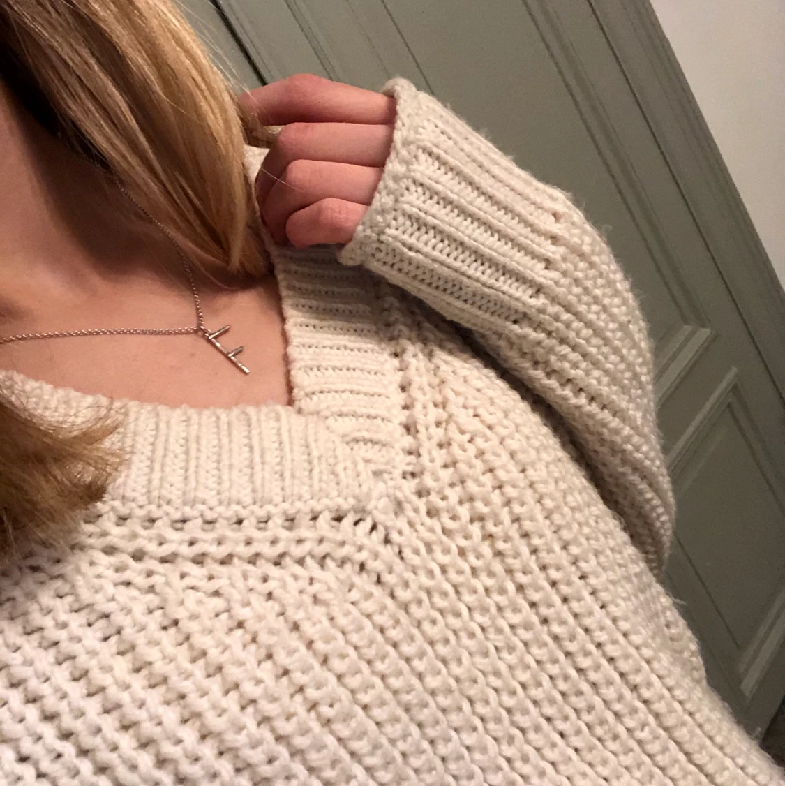 Vit stickad tröja - 91