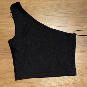 Linne  strl xs - Ett helt oanvändt linne från Gina. Köpare för 200kr säljer för 100kr