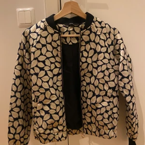 Bomberjacka  - Helt my bomberjacka i bra skick. Köpare står för frakt💗