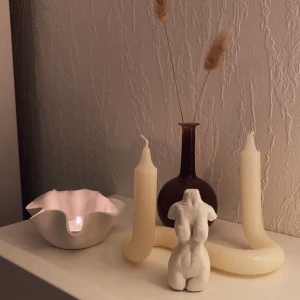 Prydnader i lera - Tänkte kolla om någon skulle vara intresserad av att köpa egengjorda ljuslyktor eller skulptur/kvinna i lera. Skriv gärna om intresse finns och vad ni skulle kunna tänka er betala🥰