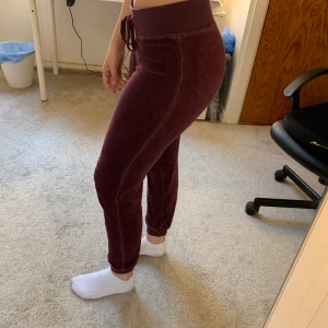 Mjukisbyxor - Mjukisbyxor från Cubus. Använda men bra skick. 