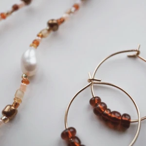 Halsband + Örhängen  - Handgjorda smycken