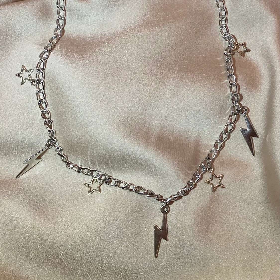 Superfint silvrigt halsband💓 - 91