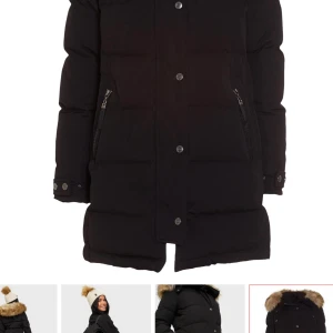 Hollis subway  - Säljer en äkta hollis subway med äkta päls i stl 38 jätte skön och varm jacka kemtvättad och är i ny skick använd en vinter då ja köpte den sep 2019 på bubbelroom finns i Gävle Sätra 