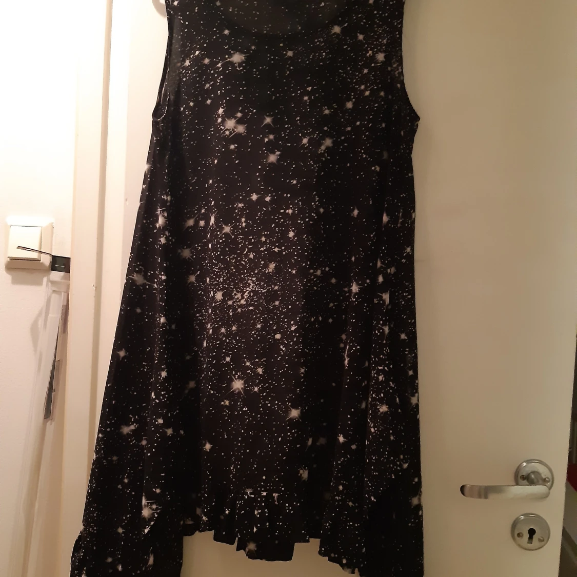 Galaxy klänning Monki