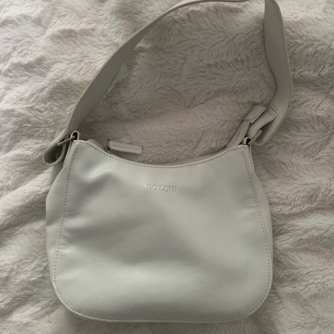 Trendig vit väska - 90