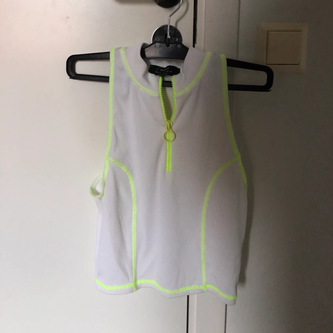 Fest neon topp/linne från bershka  - 90