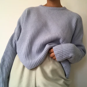 Ljusblå monki stickad tröja 🦋 - Superfin stickad tröja från monki i den finaste ljusblåa färgen.🦋🧵 I superbra skick, knappt använd!🥺 Frakt tillkommer.🚚 Kommer från ett djur- och rökfritt hem. 🐶🐱🚭 